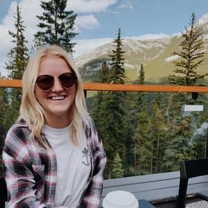 Meet your Posher, Natalie